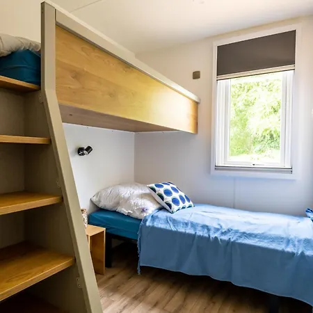 Holiday home Muschel 48 *
